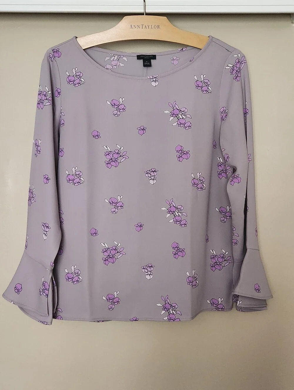 Ann Taylor Bell Sleeve Blouse With Floral Prints -GRAY -SP